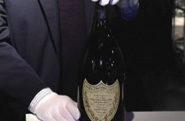 VIDEO: Na aukciji flaša šampanjca sa venčanja princeze Dajane i princa Čarlsa