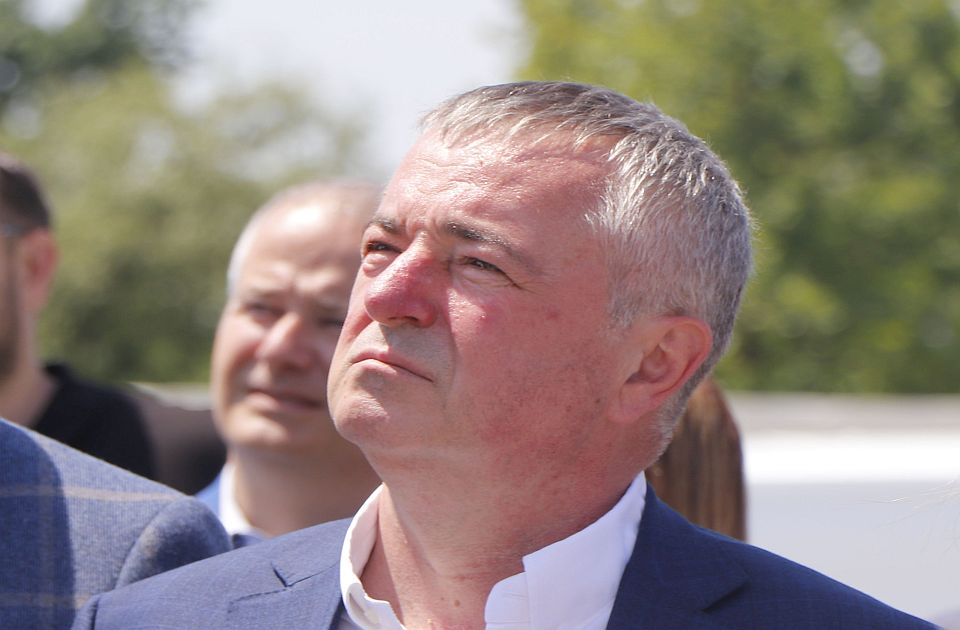Bajatović: Srbija hoće da plati 1,4 milijarde evra za NIS, ali kako pare prebaciti u Rusiju?