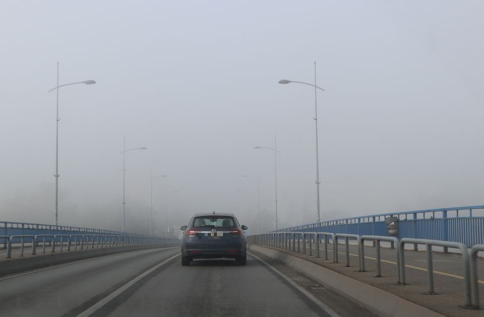 Magla i gužva na ulazu u Novi Sad iz smera Rumenke: Šta se dešava u saobraćaju 