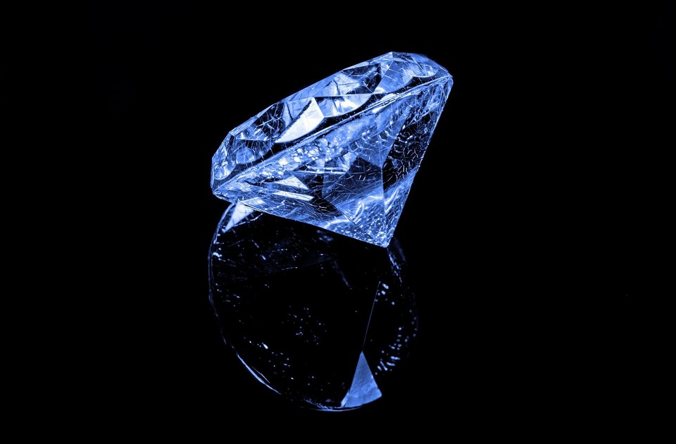 Pandora odustaje od upotrebe prirodnih dijamanata za nakit - laboratorijski i jeftiniji i održiviji