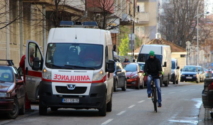 Beba pala sa prvog sprata Sigurne kuće u Pančevu, hitan inspekcijski nadzor