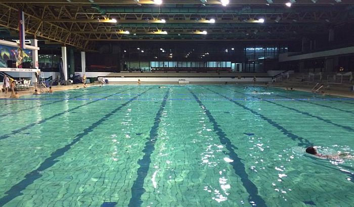 Školsko takmičenje u plivanju danas na Spensu, izmenjene smene za građane