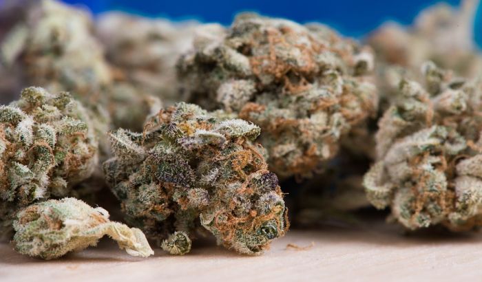 Zaplenjeno 11 kilograma marihuane na punktu Merdare