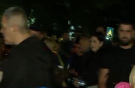 Protest u Kuli zbog hapšenja aktiviste koji je polomio štand SNS-a 