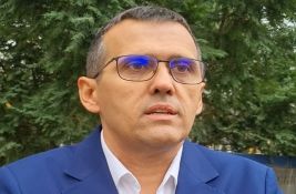 Dekan PMF-a: Studenti su javili da su videli batinaše sa motkama koji ulaze u masu