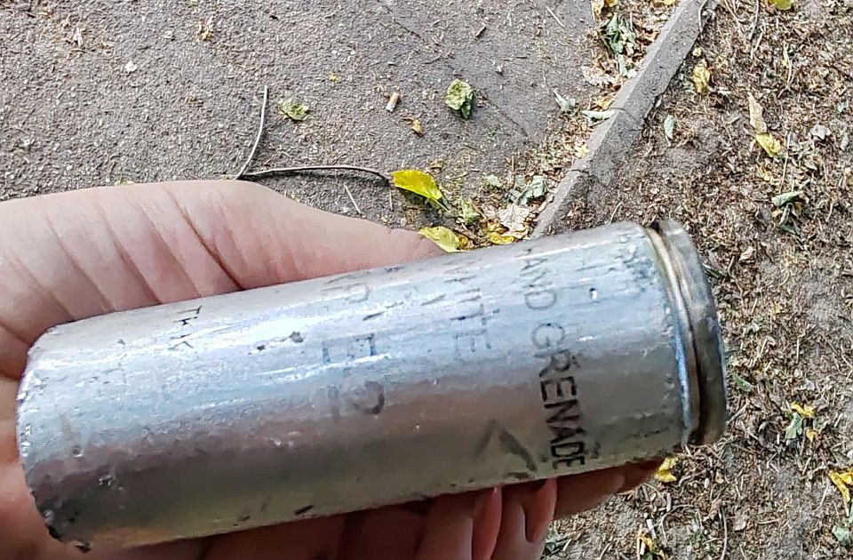 Dačić: U Novom Sadu povređeno 13 policajaca, jednom otet službeni pištolj Dačić: U Novom Sadu povređeno 13 policajaca, jednom otet službeni pištolj