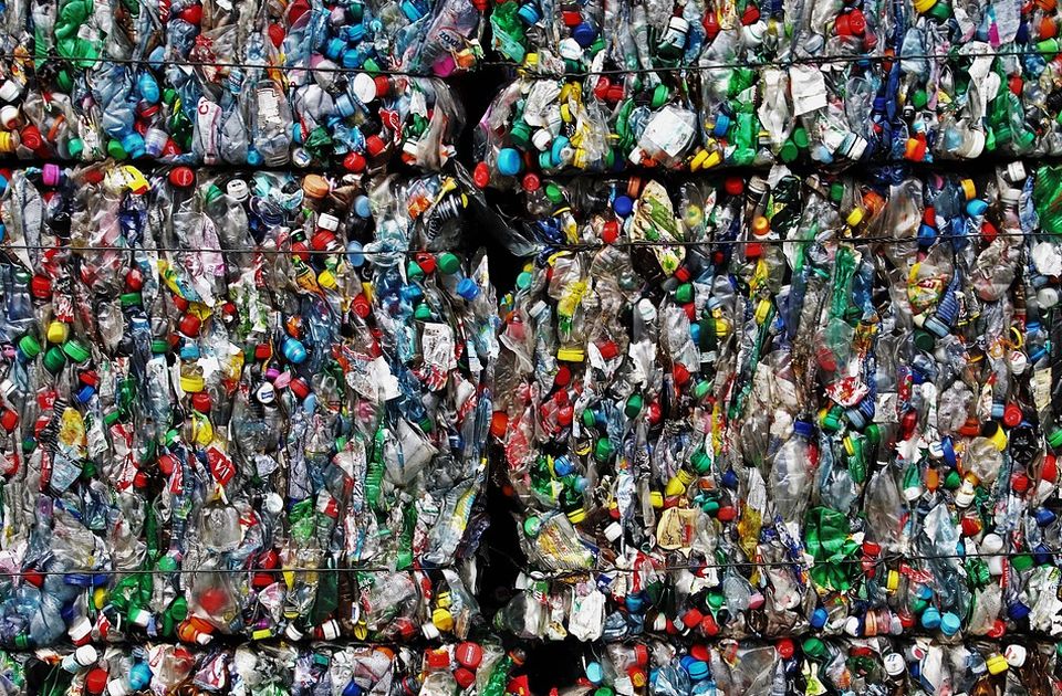 Dvadeset firmi proizvodi 55 odsto svetskog plastičnog otpada