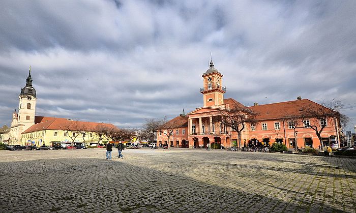 Sombor: Mladić ubijen ispred apoteke u centru