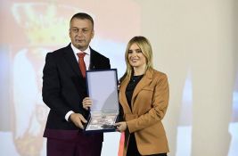 Ministarke Đurđević Stamenkovski i Žarić Kovačević dobile priznanja opština Merošina i Gadžin Han 