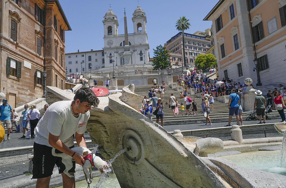 In Italia una persona muore e crolla a causa dell’ondata di caldo Kerber, il Sud Europa è sotto attacco