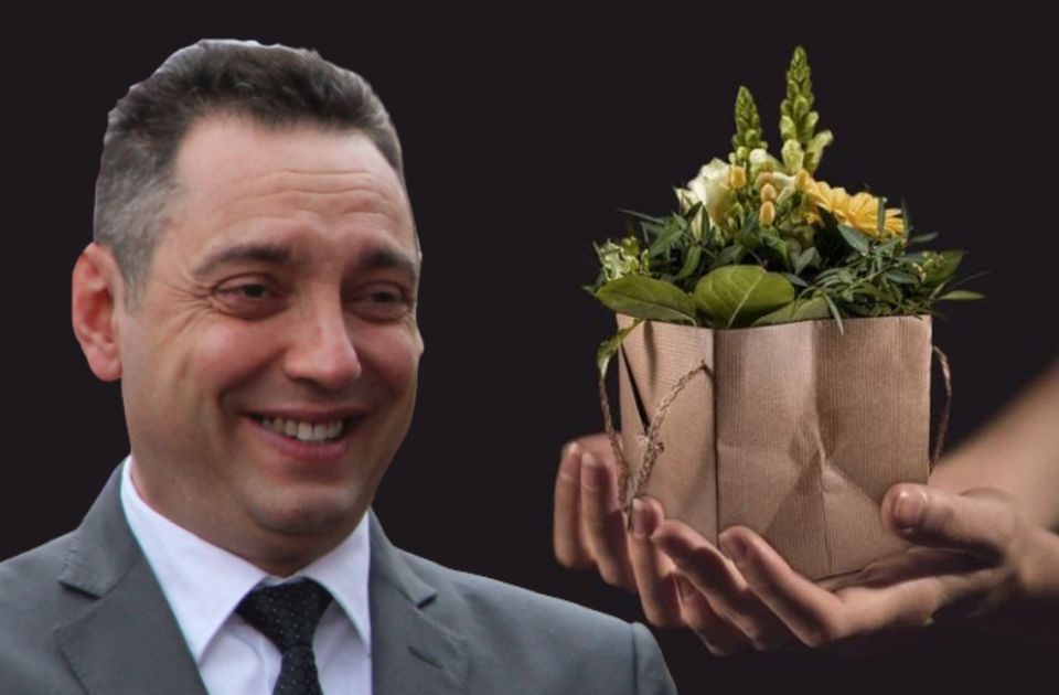 Kakvim su se poklonima "kitili" političari iz Novog Sada: Svilen konac srbijanski kroj