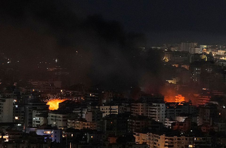 Američki ministar najavljuje još jače napade, Iran gađao Izrael kasetnom municijom