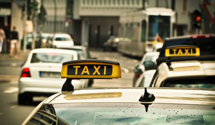 Predložene oštrije kazne za divlje taksiste 