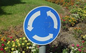 Večiti problem za pojedine vozače - kako se ponašati u kružnom toku