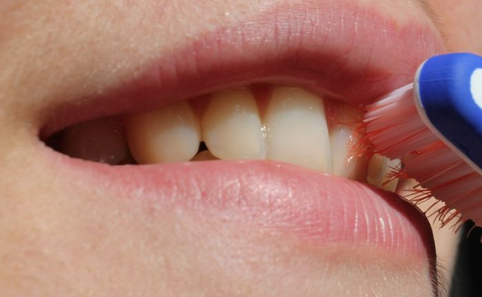 Šta sve oštećuje zubnu gleđ?