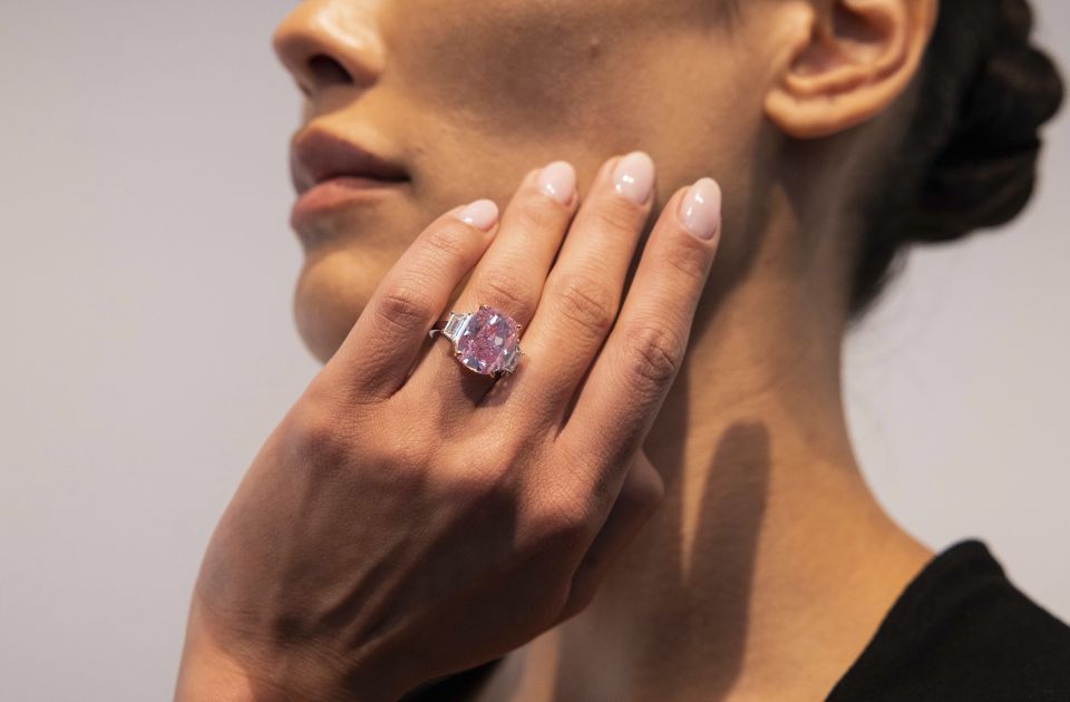 FOTO: Pogledajte jedinstveni dijamant uskoro na aukciji u Njujorku, procenjen na 35 miliona dolara