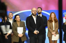 Opozicija: Od sada, ako treba, uz pomoć makaza za armaturu ulazimo u Skupštinu - jer ne postoji drugi način 