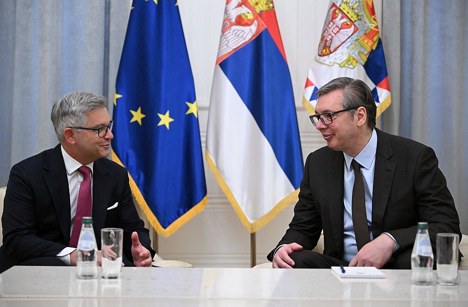 Evropski komesar Bruner: Od srpskih vlasti se očekuje brza primena preporuka Venecijanske komisije