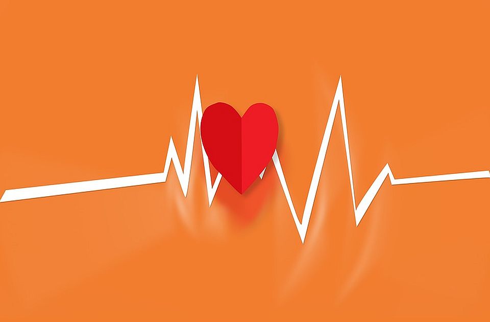 Mađarski hirurg izveo složenu operaciju na otvorenom srcu na ulici: Spasao život pacijentu