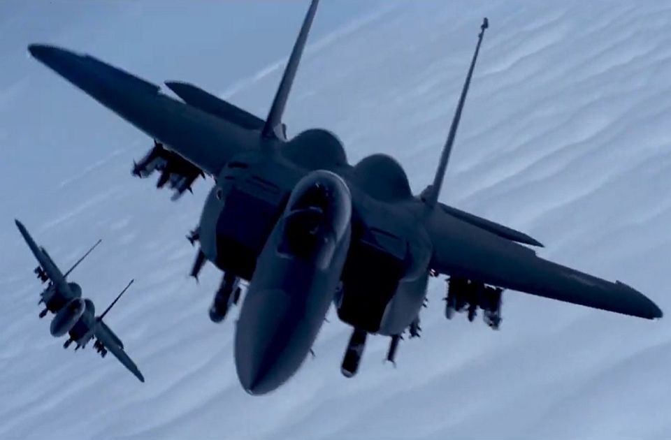 Vojni piloti dva aviona tokom leta pravili selfije, pa se sudarili 