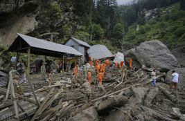 Više od 280 ljudi poginulo u poplavama u Indiji i Pakistanu