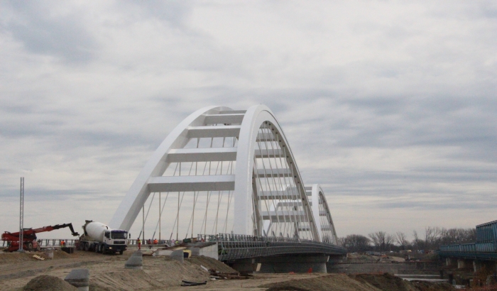 Od aprila vozni saobraćaj preko novog drumsko-železničkog mosta