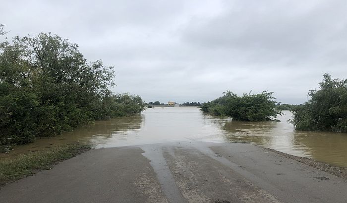 FOTO: Vanredna odbrana od poplava na 61 kilometar tamiških nasipa
