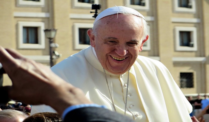 Papa Franja pozdravio oslobađanje kardinala optuženog za pedofiliju