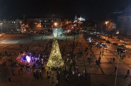 VIDEO: Na kijevskom trgu osvetljena praznična jelka - prvi put po novom kalendaru