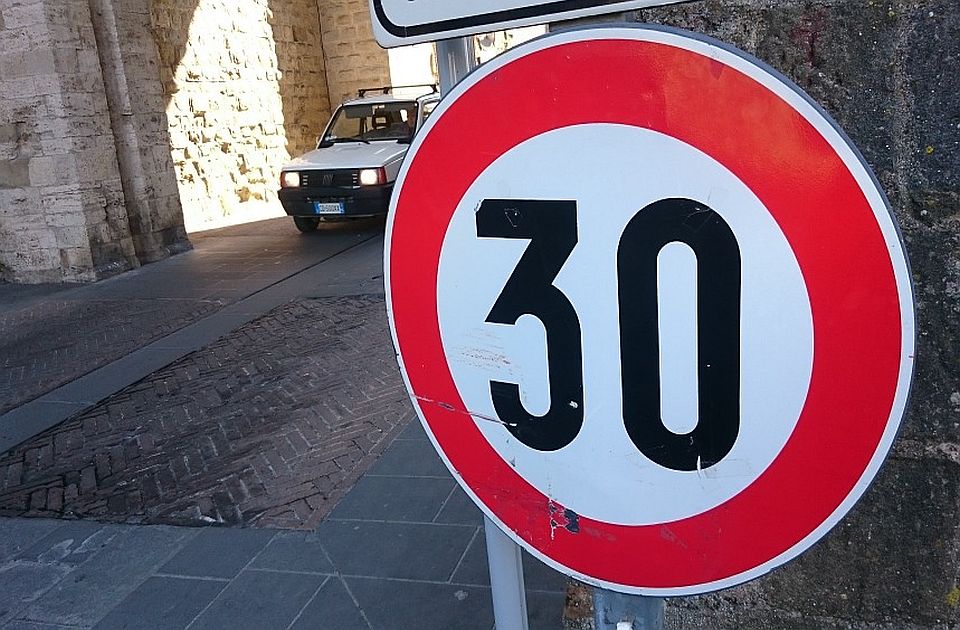 U Amsterdamu od sutra ograničenje brzine 30 km/h u 80 odsto ulica