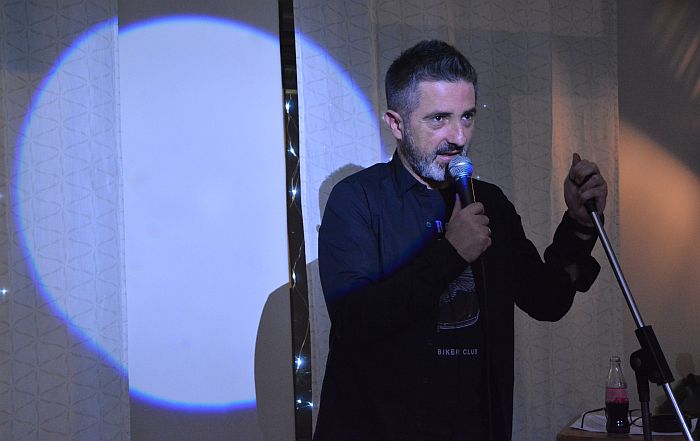 Rasprodat Stand up Darka Mitrovića u Radio kafeu, novi nastup 13. decembra Rasprodat Stand up Darka Mitrovića u Radio kafeu, novi nastup 13. decembra
