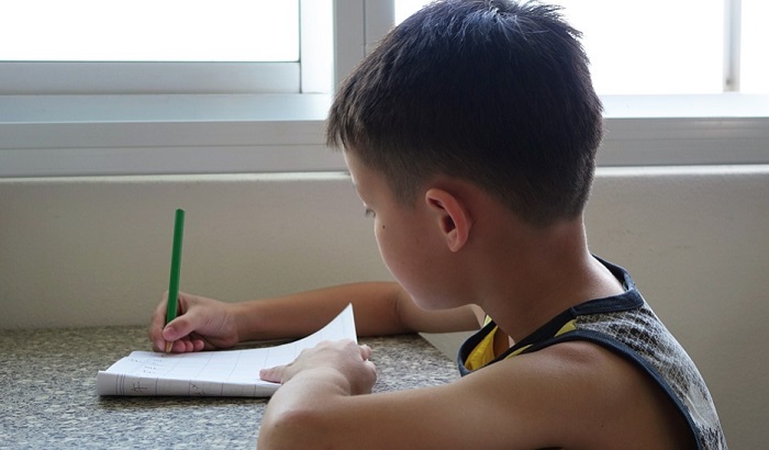 Škola tražila od dece da napišu oproštajno pismo