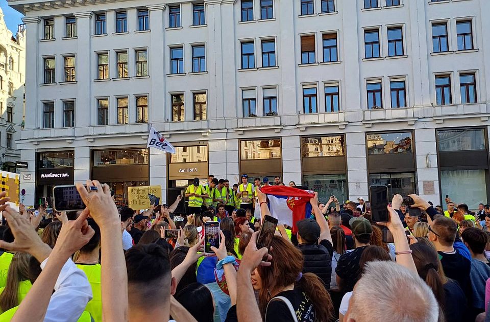 Austrijska ministarka: Austrija i EU biće uz mlade u Srbiji