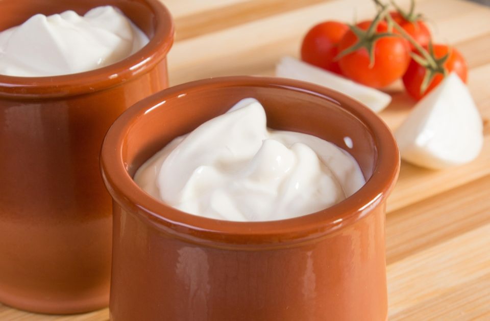 Domaće kiselo mleko od samo 3 sastojka