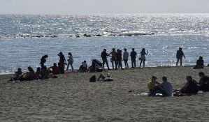 Prvog vikenda posle karantina Italijani u velikom broju na plažama