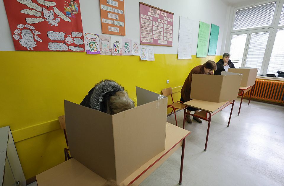  Nemački dnevnik: Uprkos mahinacijama i batinašima - SNS autokratskog Vučića pretrpela ozbiljne gubitke 