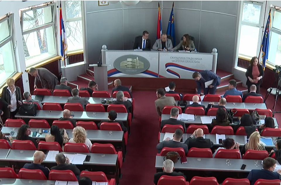 Novi predsednik Skupštine Niša socijalista Darko Nikolić, svi opozicioni odbornici bojkotovali sednicu 