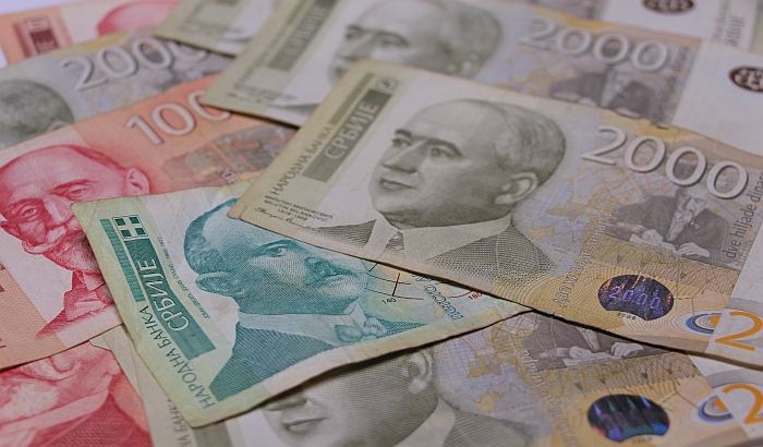 Vlada usvojila predlog Ministarstva o povećanju minimalca za dve hiljade dinara