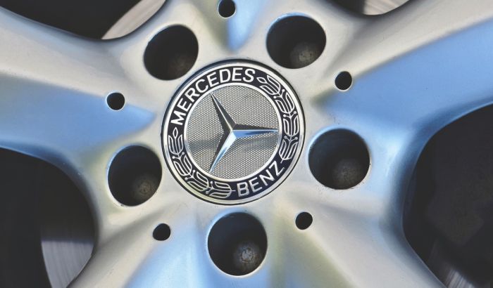Mercedes krajem godine povlači više od 660.000 vozila zbog curenja goriva
