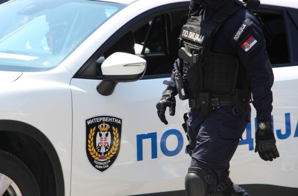 Uhapšen mladić iz Sombora, ispred zgrade aktivirao bombu