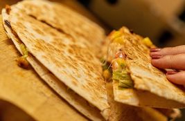 Recept dana: Pečene tortilje sa sirom i povrćem