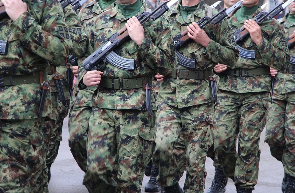 Prekomanda zbog lajkovanja protesta - Vojska Srbije prati šta rade oficiri