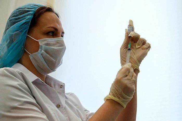 Naučnici ispituju kombinaciju britansko-ruske vakcine