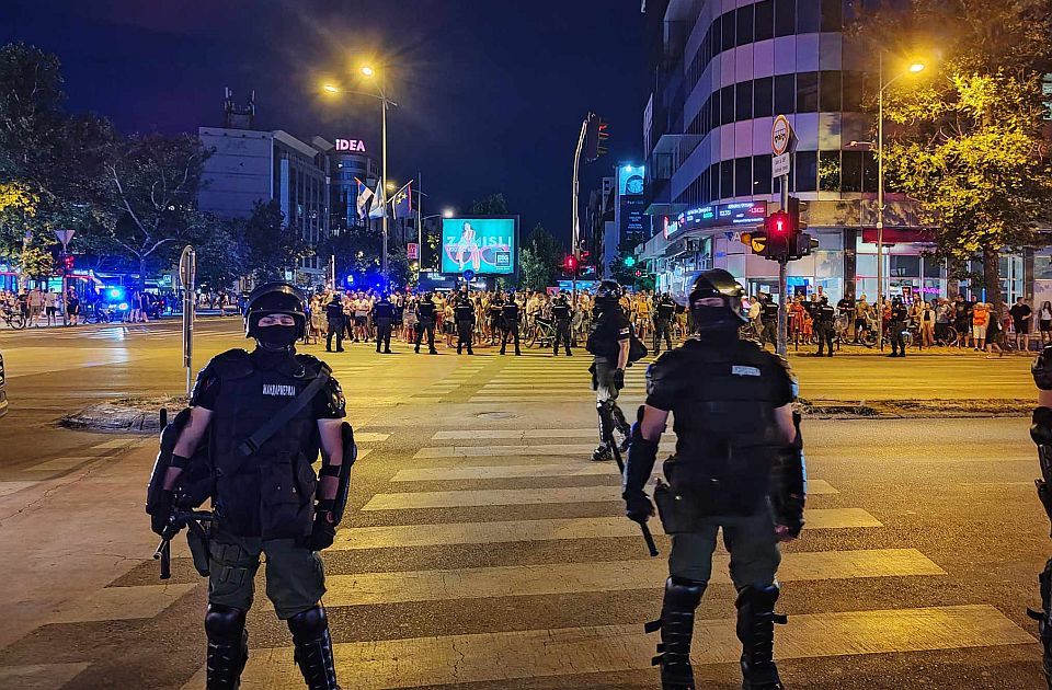 Evroposlanica poručila policiji u Srbiji: Policijo, ovo su vaši ljudi, stanite uz njih