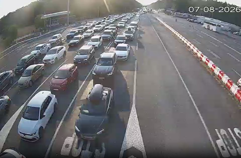 Gužva na Batrovcima, čeka se četiri sata