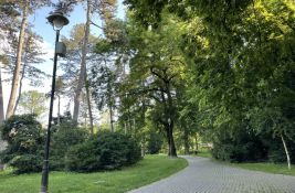 Sutra toplo, uveče kiša sa grmljavinom