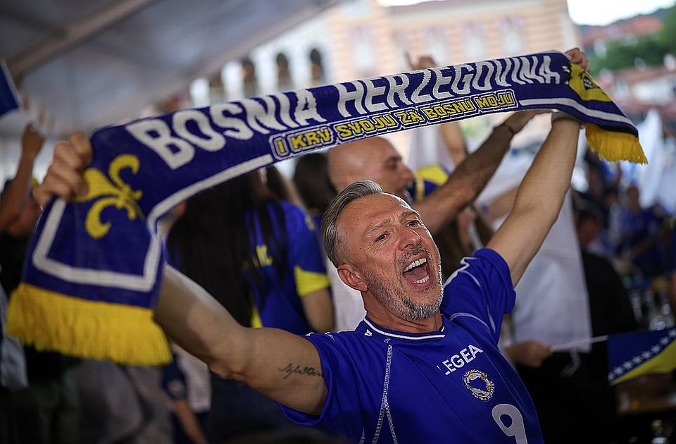Policija sprečila veći sukob navijača reprezentacija BiH i Hrvatske 