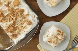 VIDEO Lako i preukusno: Keks torta sa pudingom i bananama 