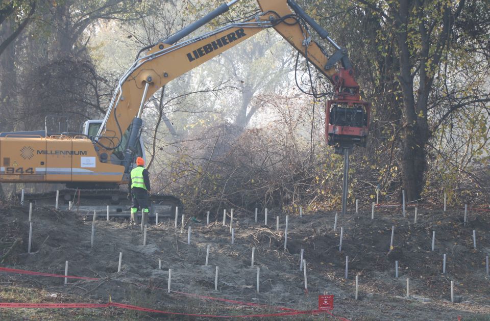 FOTO, VIDEO: 150 dana kampa aktivista na Šodrošu, mašine nesmetano rade