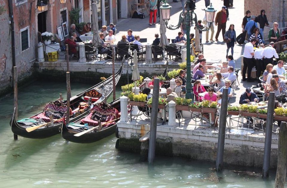 Turisti oterali stanovnike Venecije, ostrvo postalo kao bankomat